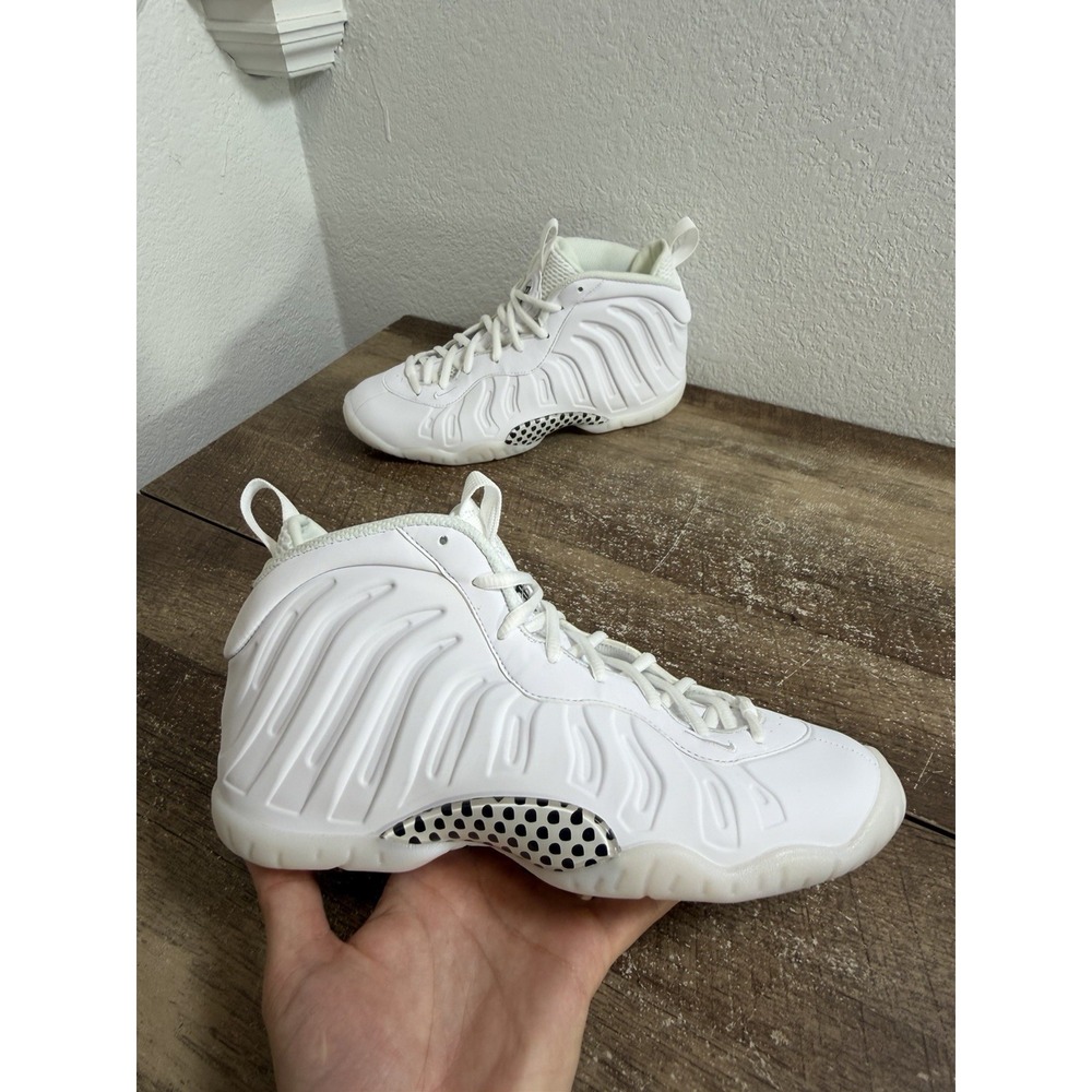 Nike Foamposite Little Posite One GS White HQ1959-100 Size 6.5 Youth / 8 Women